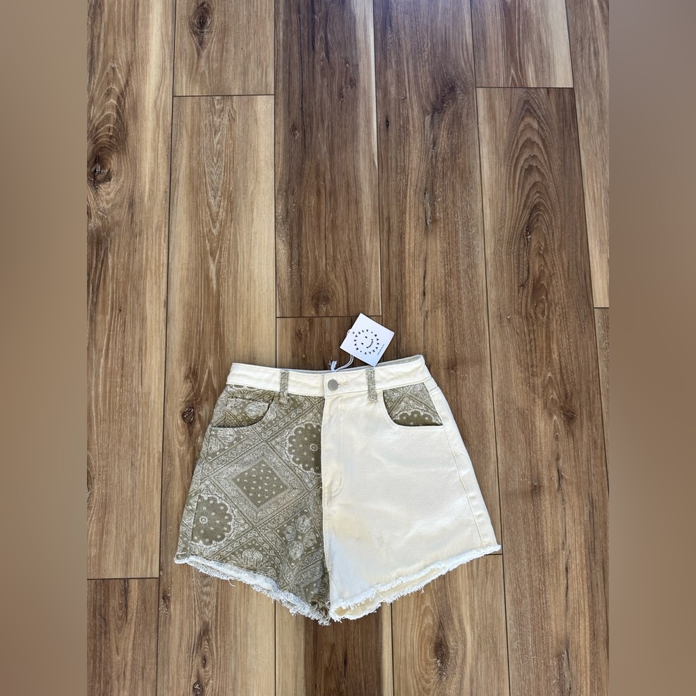 Baevely womens Two-Tone Patterned Denim Shorts size small NWT